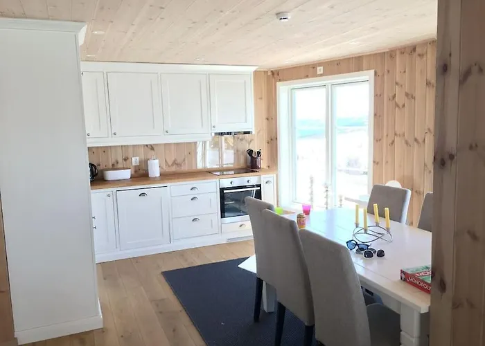 With 4 Bedroom On 145m² In *